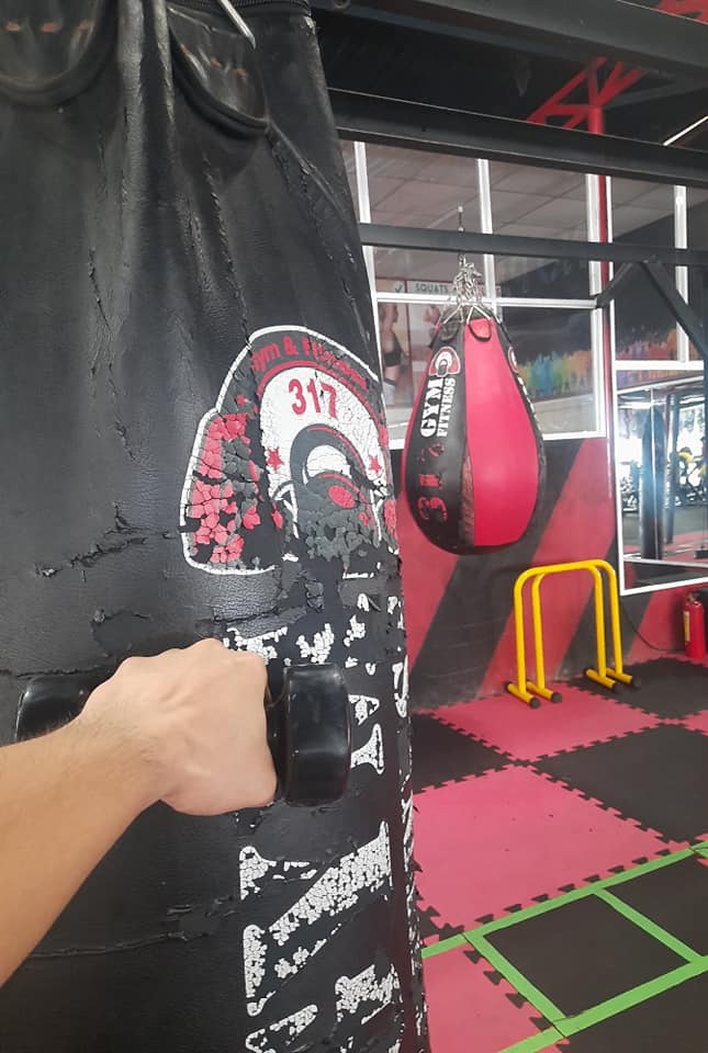 gym-fitness-317 + box